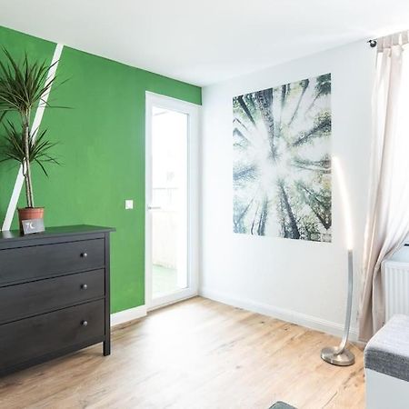Nature Inspiration Apartment With Balcony & Grill Bbq In Duisburg Mitte Central Station 10 Mins & Big Tv With Photo Lights Dış mekan fotoğraf