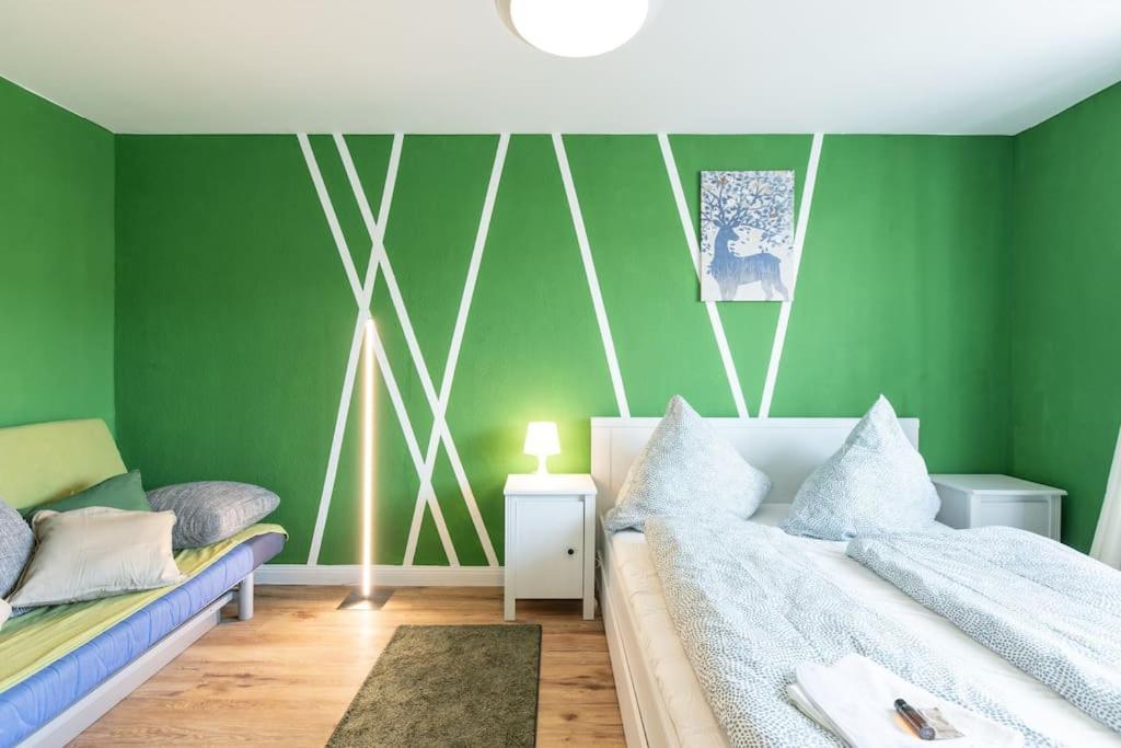Nature Inspiration Apartment With Balcony & Grill Bbq In Duisburg Mitte Central Station 10 Mins & Big Tv With Photo Lights Dış mekan fotoğraf