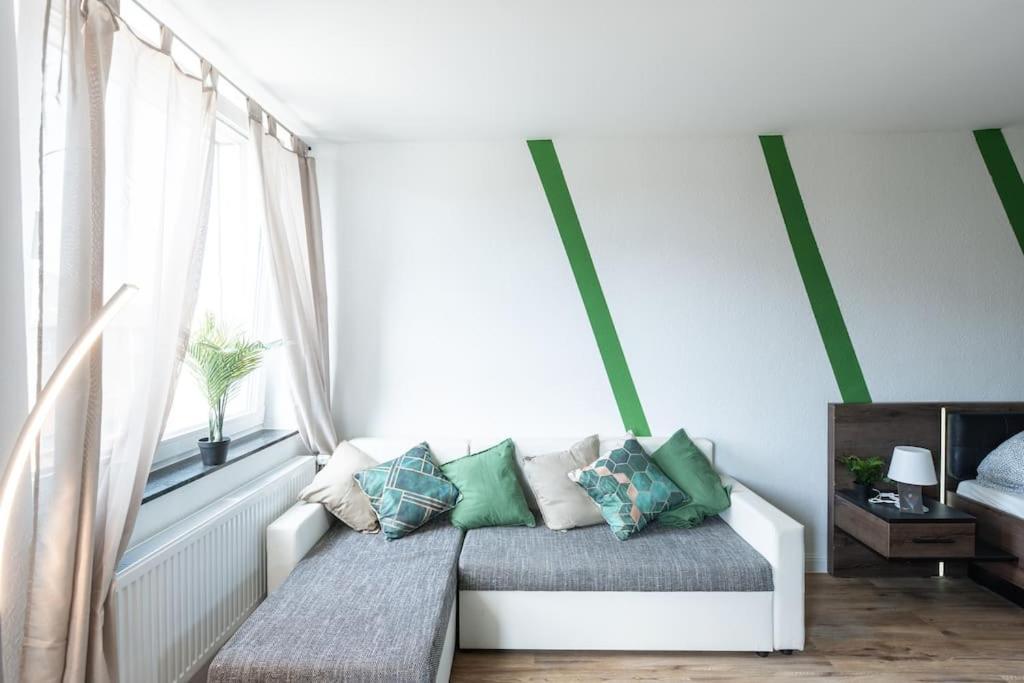 Nature Inspiration Apartment With Balcony & Grill Bbq In Duisburg Mitte Central Station 10 Mins & Big Tv With Photo Lights Dış mekan fotoğraf