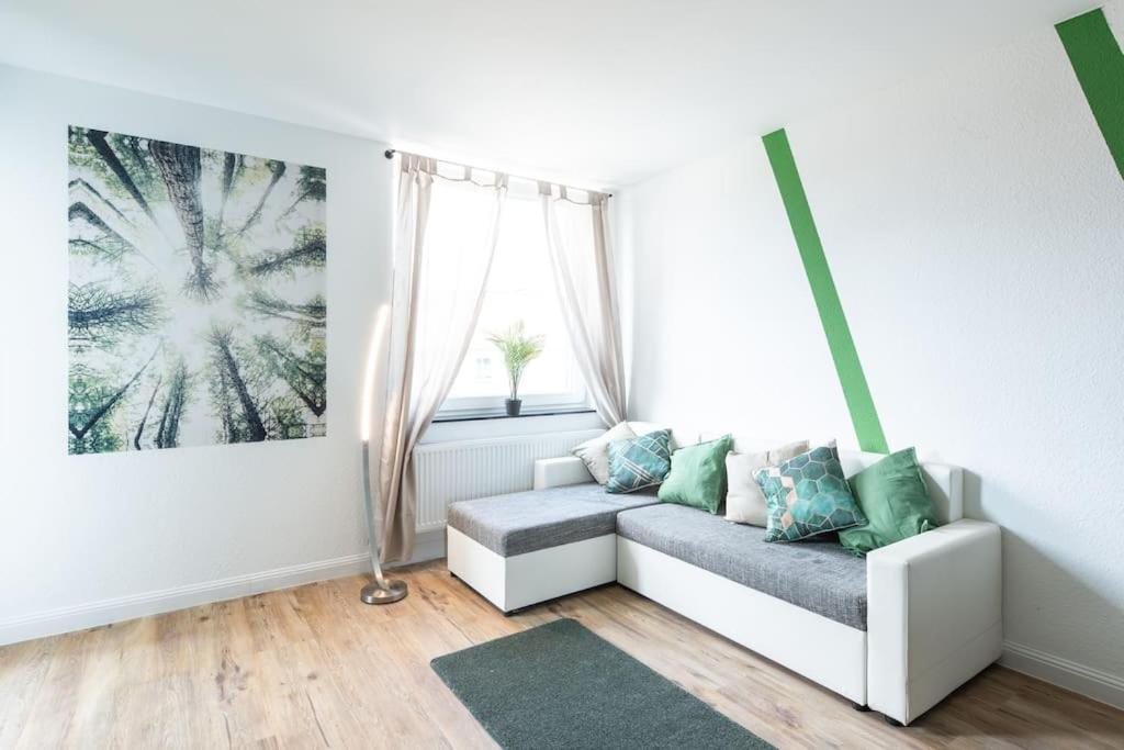 Nature Inspiration Apartment With Balcony & Grill Bbq In Duisburg Mitte Central Station 10 Mins & Big Tv With Photo Lights Dış mekan fotoğraf